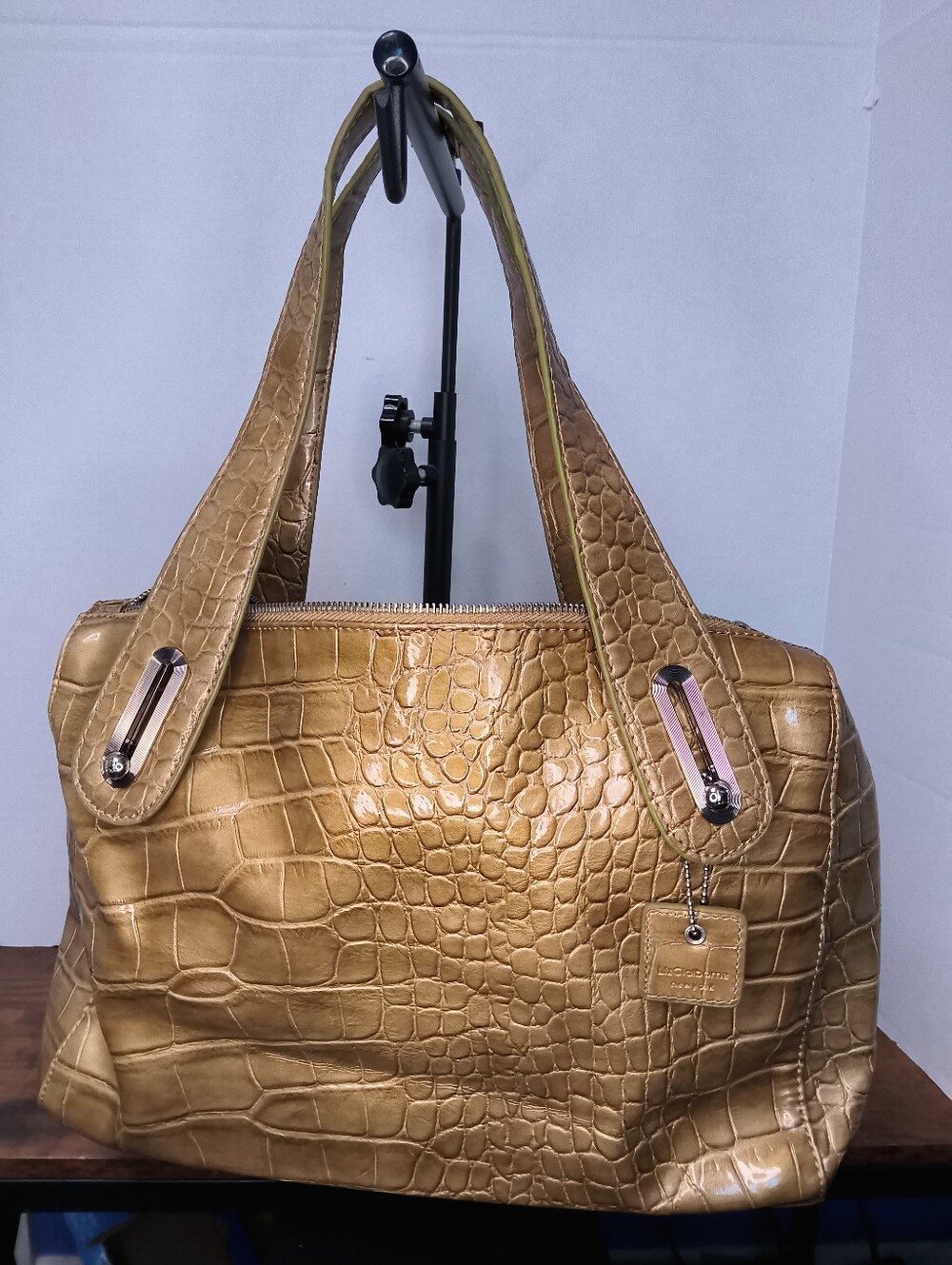 Liz Clairborne Vintage Croc-Embossed Metallic Gold Shoulder Tote